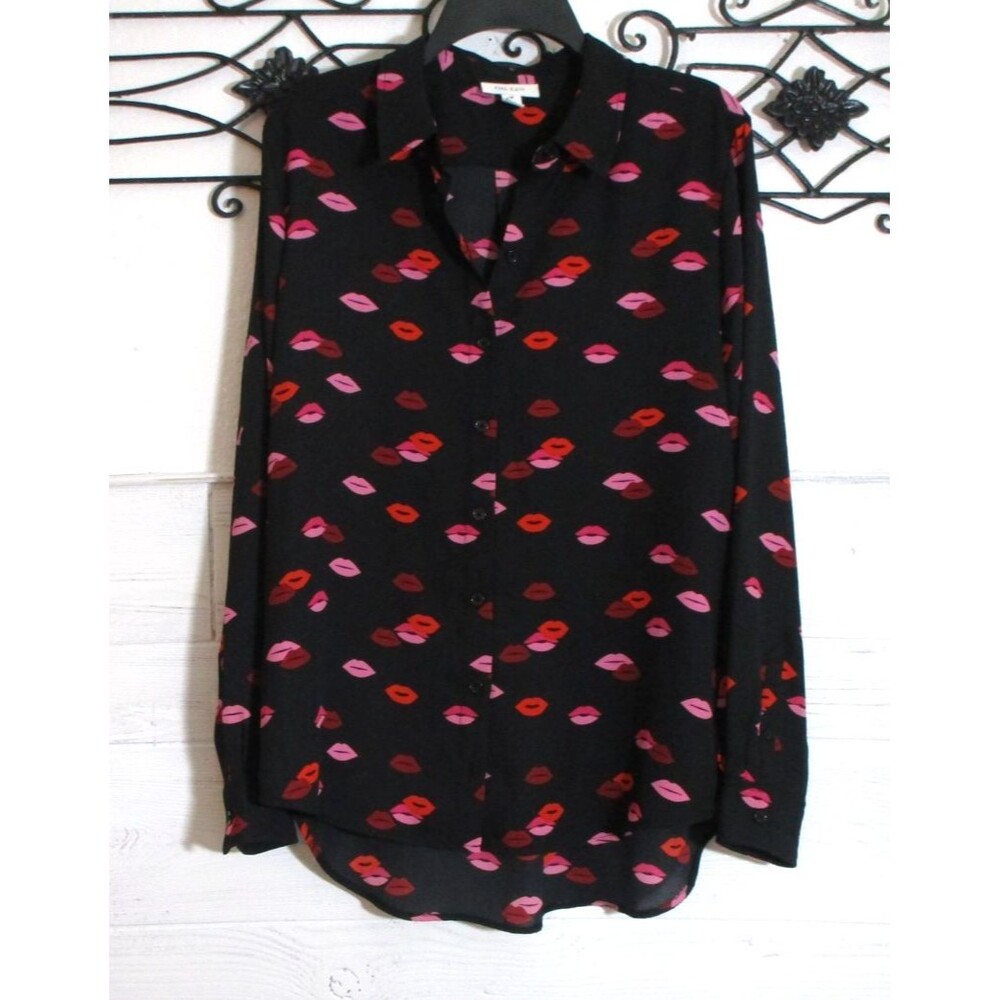 ON 34th Women's Top Size M Long Sleeve Black Lips Button Up